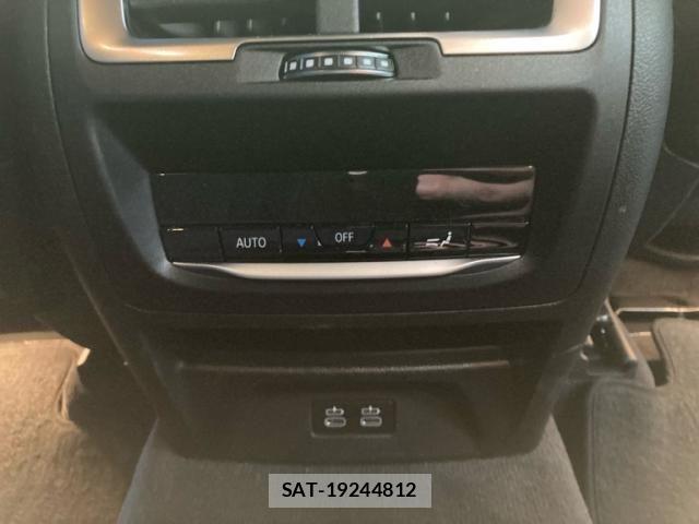 Bmw iX3 2023-06 8335076-13