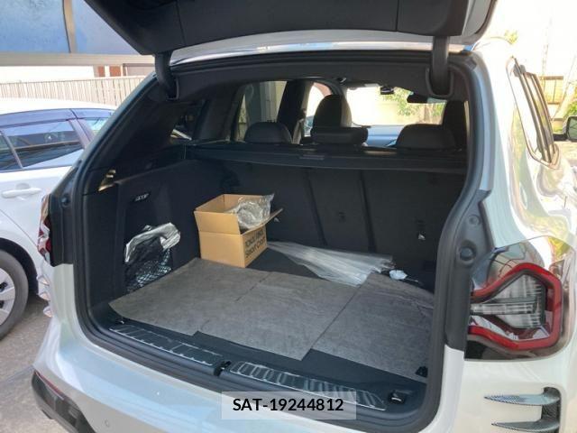 Bmw iX3 2023-06 8335076-8