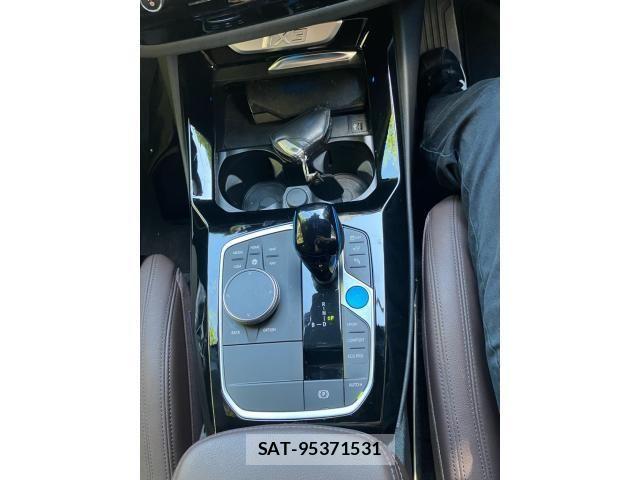Bmw iX3 2022-07 8371474-22