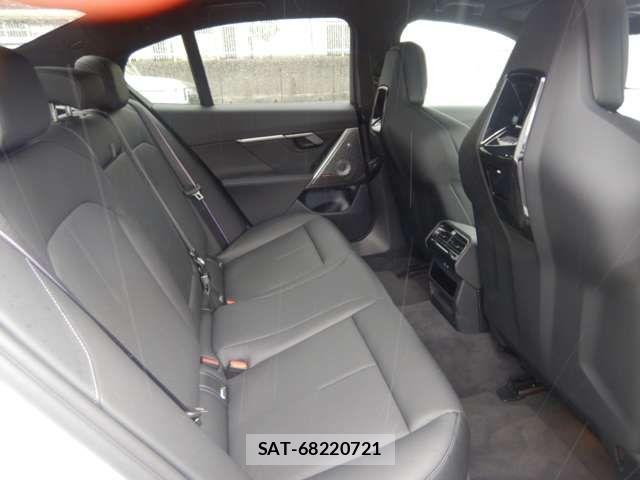 Bmw M5 2025-11 7960684-10