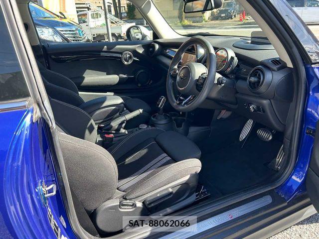 Bmw MINI 2018-10 8364948-18
