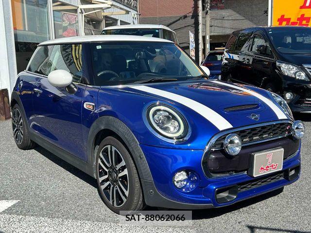 Bmw MINI 2018-10 8364948-25
