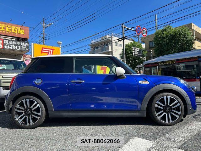Bmw MINI 2018-10 8364948-26