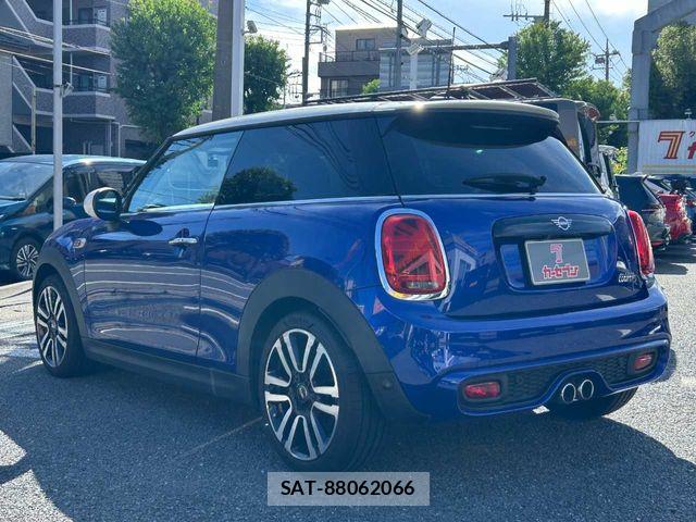 Bmw MINI 2018-10 8364948-27