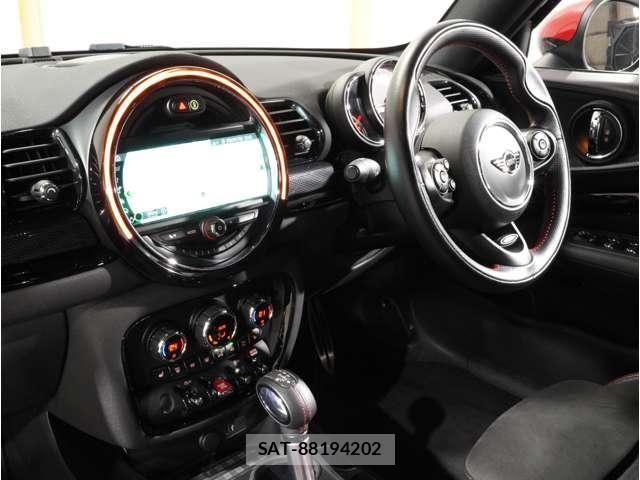 Bmw MINI CLUBMAN 2019-06 8523785-15