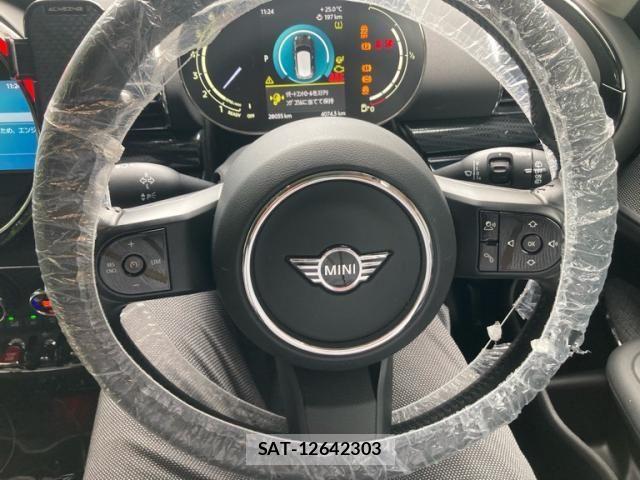 Bmw MINI CLUBMAN 2023-08 8878880-12