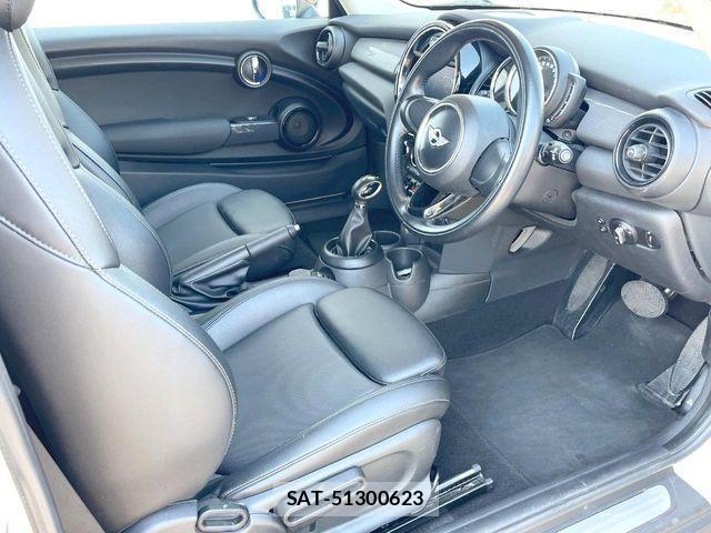 Bmw MINI 2018-04 4587842-6