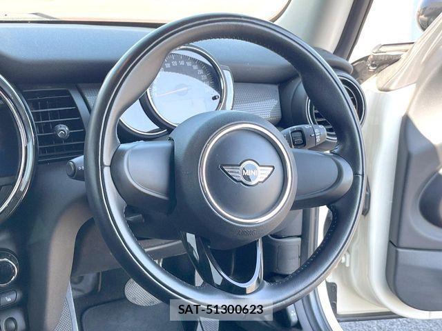 Bmw MINI 2018-04 4587842-8