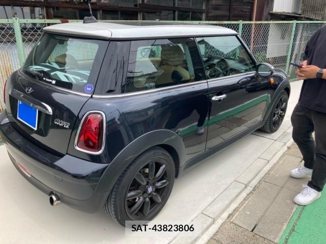 Bmw MINI 2010-01 7215389-1