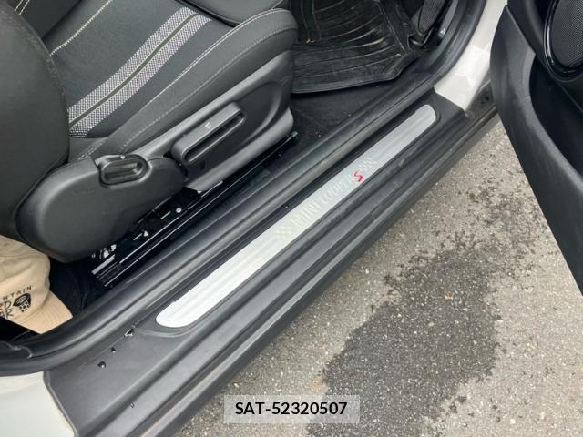 Bmw MINI 2017-12 8828066-13