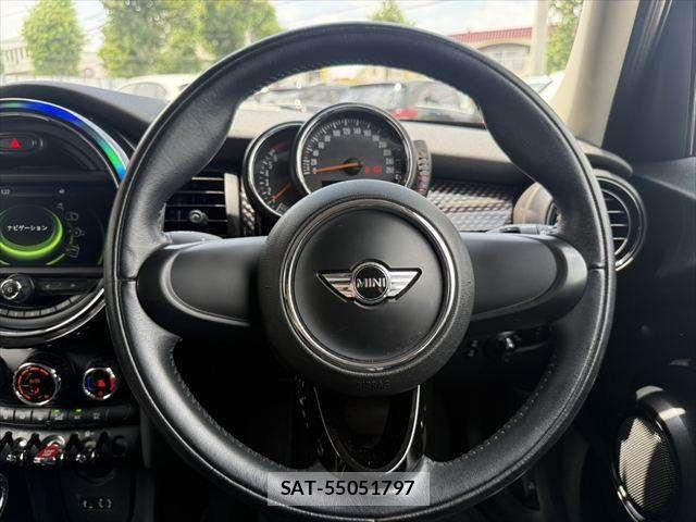 Bmw MINI 2016-04 8098305-9