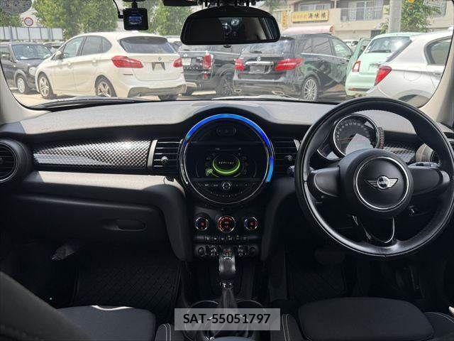 Bmw MINI 2016-04 8098305-2