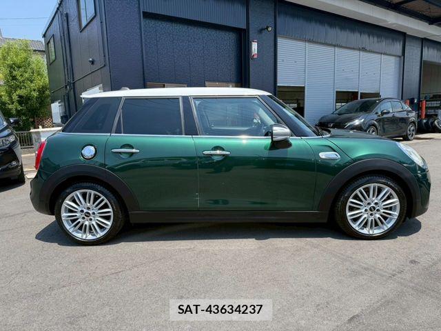 Bmw MINI 2017-08 8206639-4