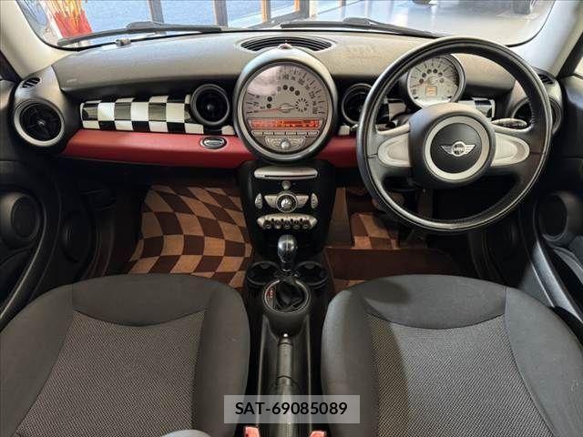 Bmw MINI 2010-06 1411547-1