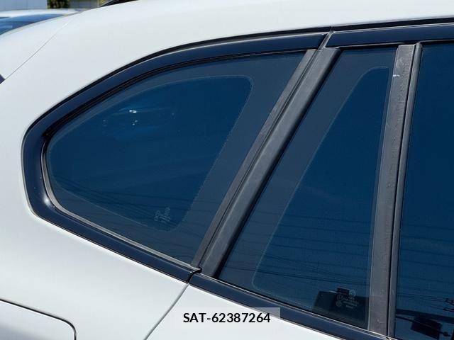 Bmw X1 2021-05 7215503-10