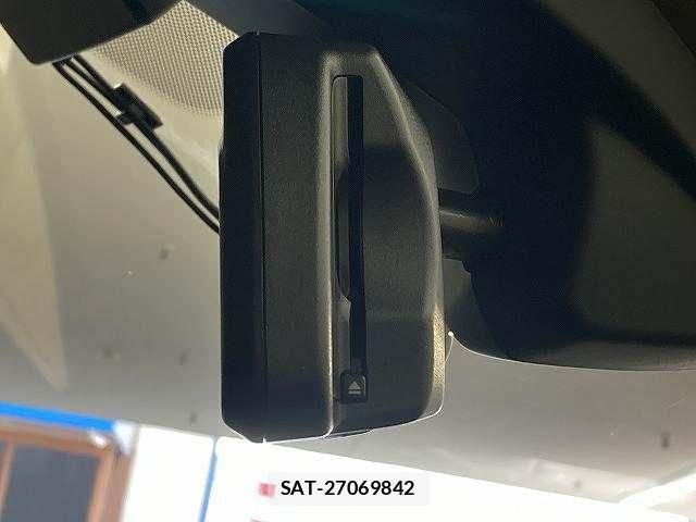 Bmw X2 2021-06 3662072-11
