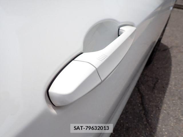 Bmw X2 2021-06 8313481-8