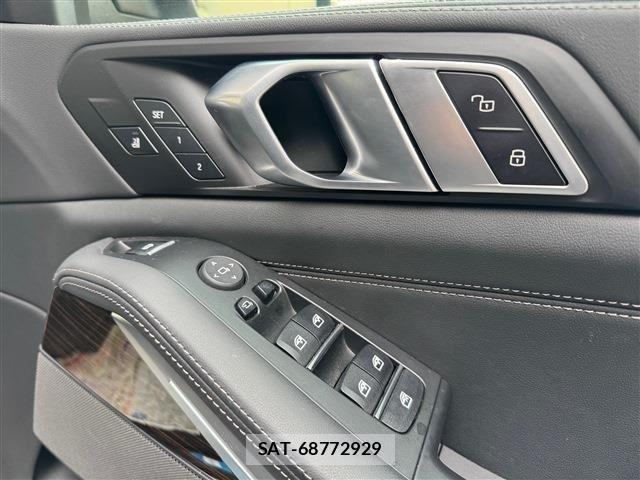 Bmw X5 2023-12 6670628-28