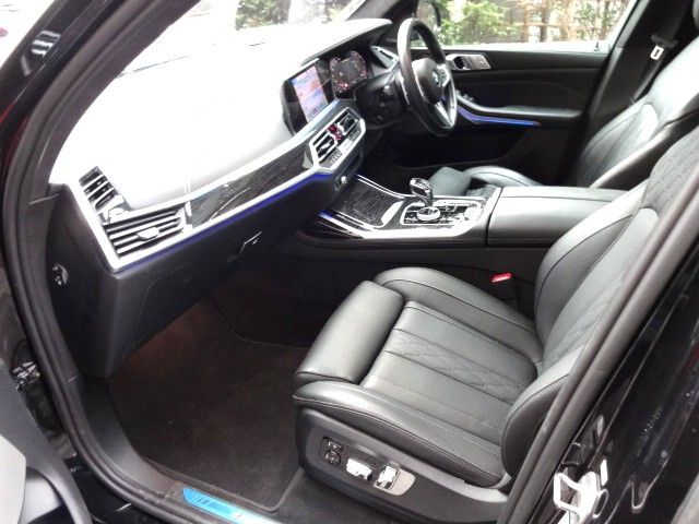 Bmw X7 2022-03 758755-12