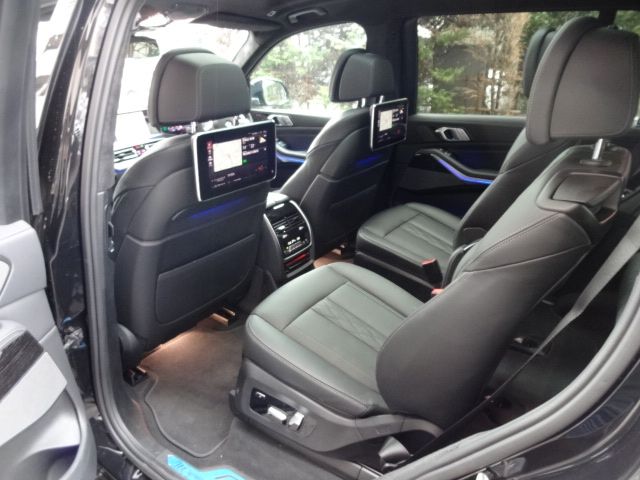 Bmw X7 2022-03 758755-17