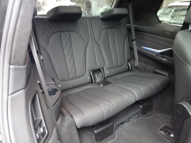 Bmw X7 2022-03 758755-19