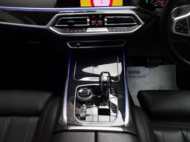 Bmw X7 2022-03 758755-22