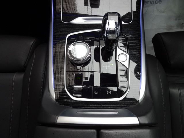 Bmw X7 2022-03 758755-23