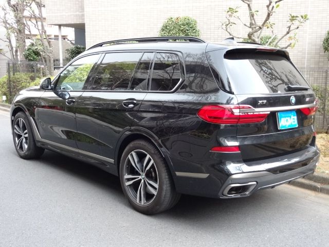 Bmw X7 2022-03 758755-2
