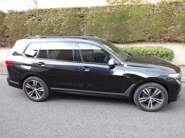 Bmw X7 2022-03 758755-7