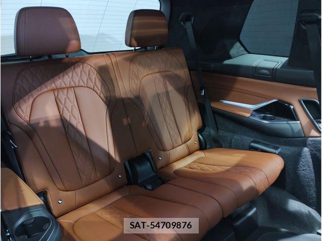 Bmw X7 2024-09 3904039-11