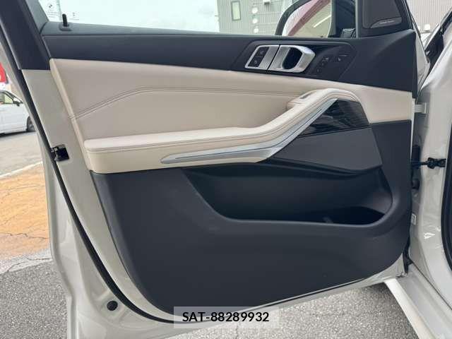 Bmw X7 2023-04 4588187-17