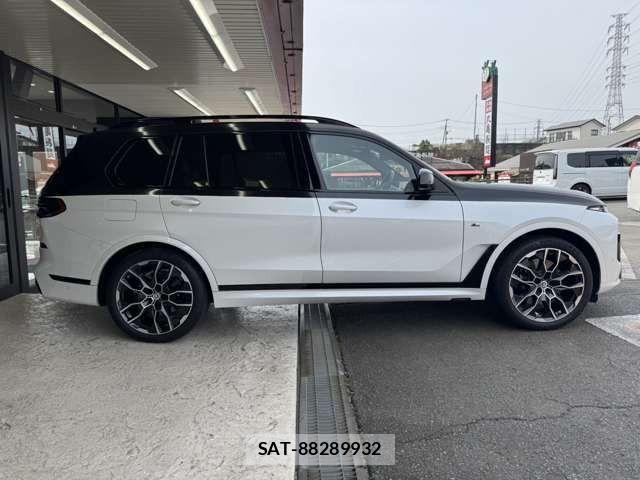 Bmw X7 2023-04 4588187-3