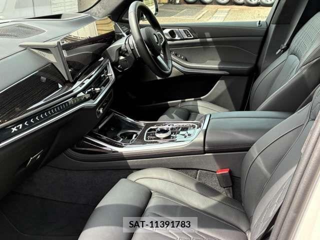 Bmw X7 2025-10 6902879-1