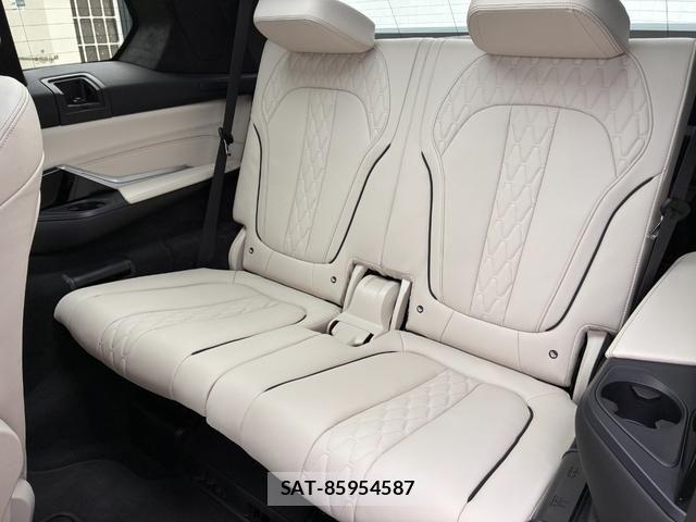 Bmw X7 2023-03 7215607-12