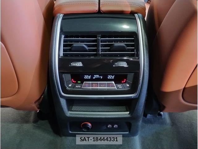 Bmw X7 2023-03 7215615-27