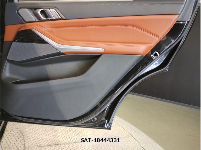 Bmw X7 2023-03 7215615-29