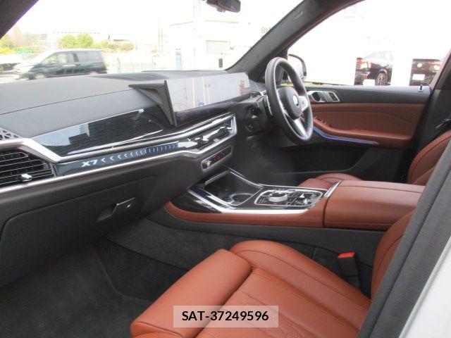 Bmw X7 2025-09 7215616-1