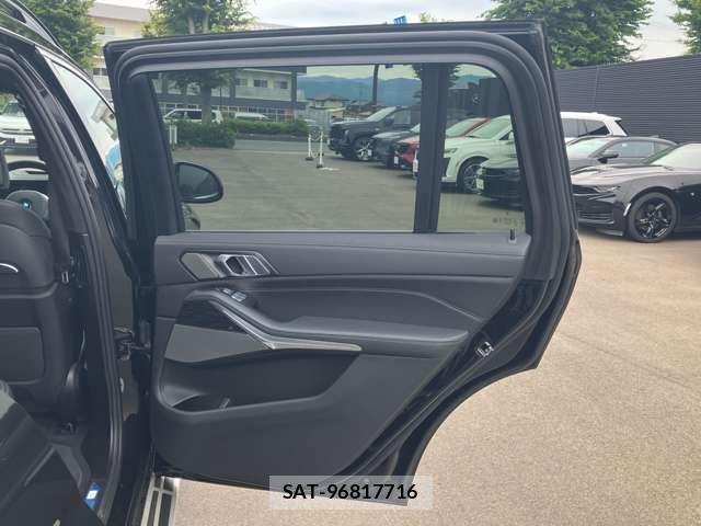 Bmw X7 2023-09 7615326-17
