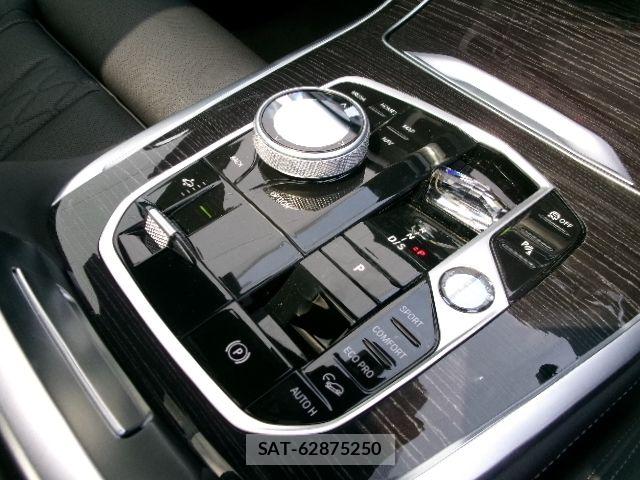 Bmw X7 2025-09 7960740-11