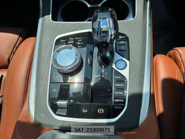 Bmw X7 2021-06 7978688-12