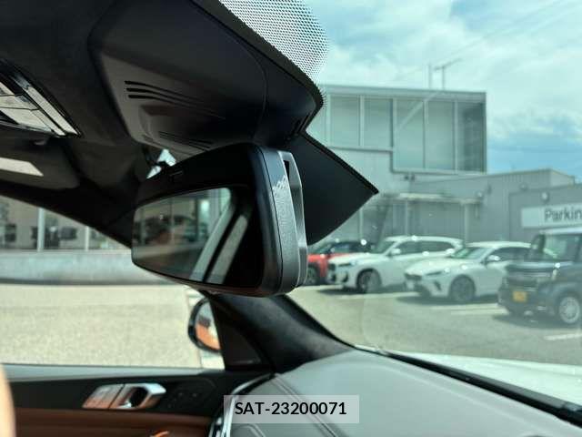 Bmw X7 2021-06 7978688-16