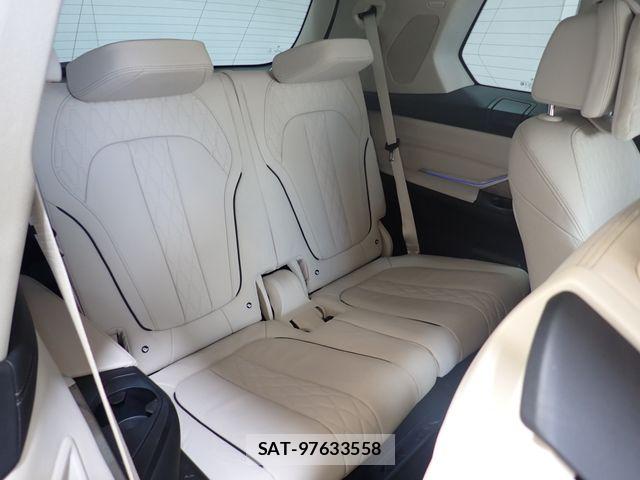 Bmw X7 2021-06 8073135-25