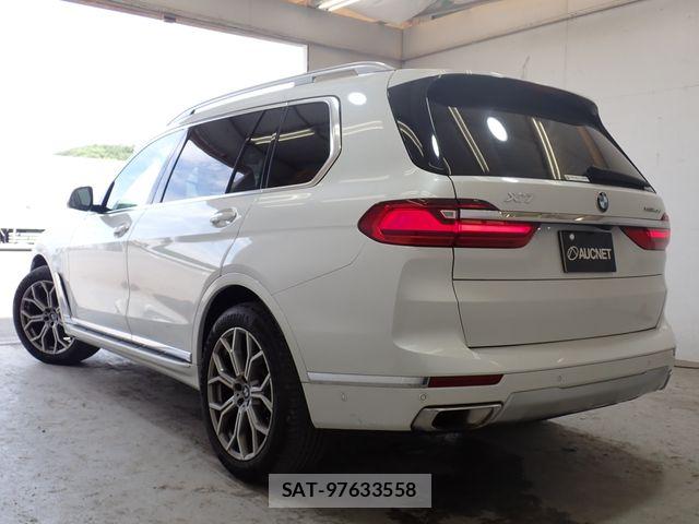 Bmw X7 2021-06 8073135-2