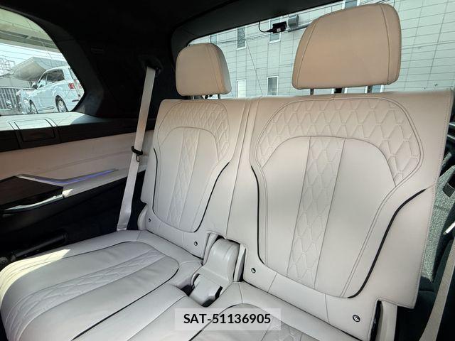 Bmw X7 2021-04 8098357-15