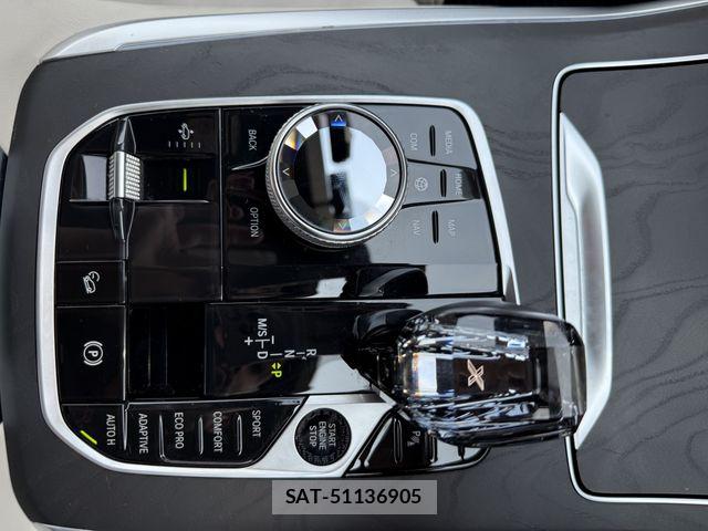 Bmw X7 2021-04 8098357-26