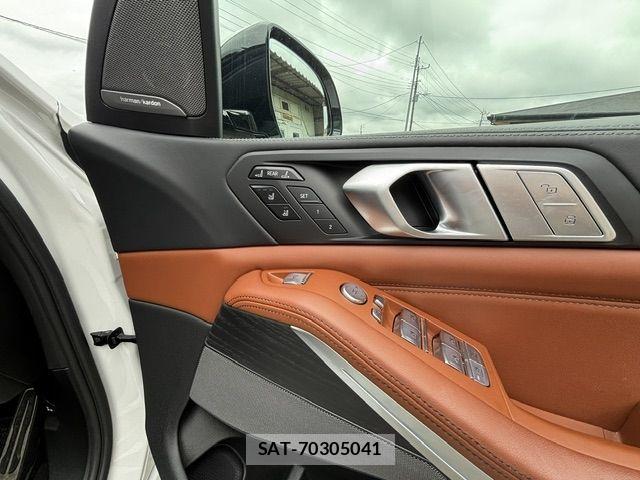 Bmw X7 2021-08 8828114-15