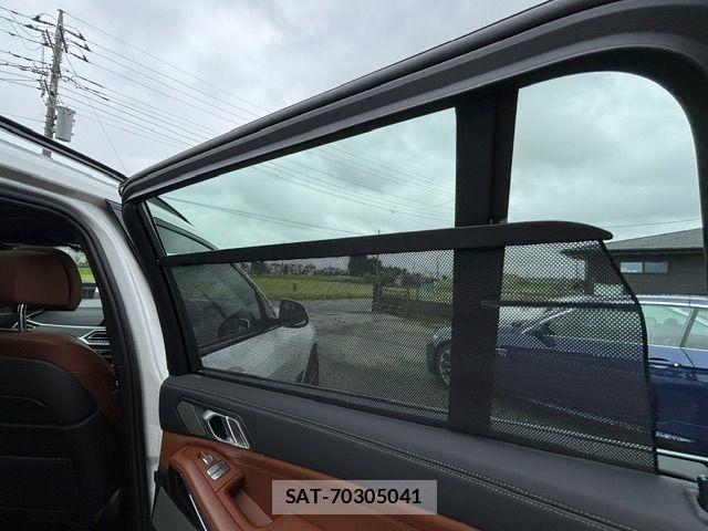 Bmw X7 2021-08 8828114-17