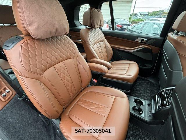 Bmw X7 2021-08 8828114-20