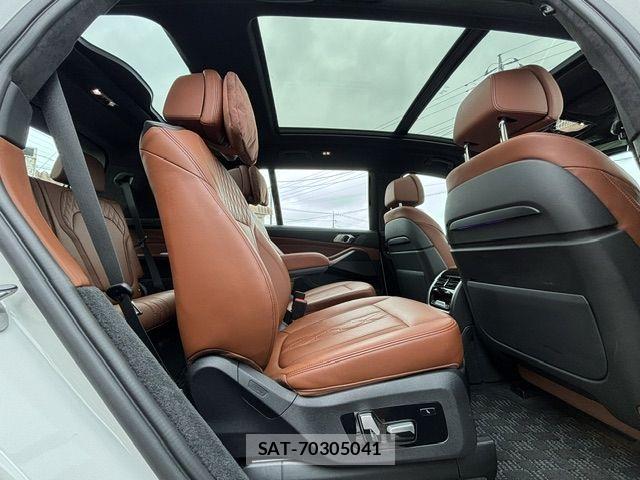 Bmw X7 2021-08 8828114-23