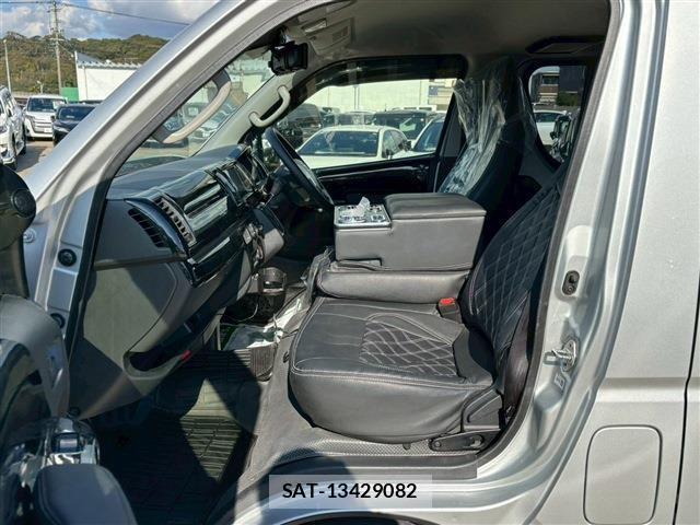 Mazda BONGO BRAWNY VAN 2023-10 2098801-2